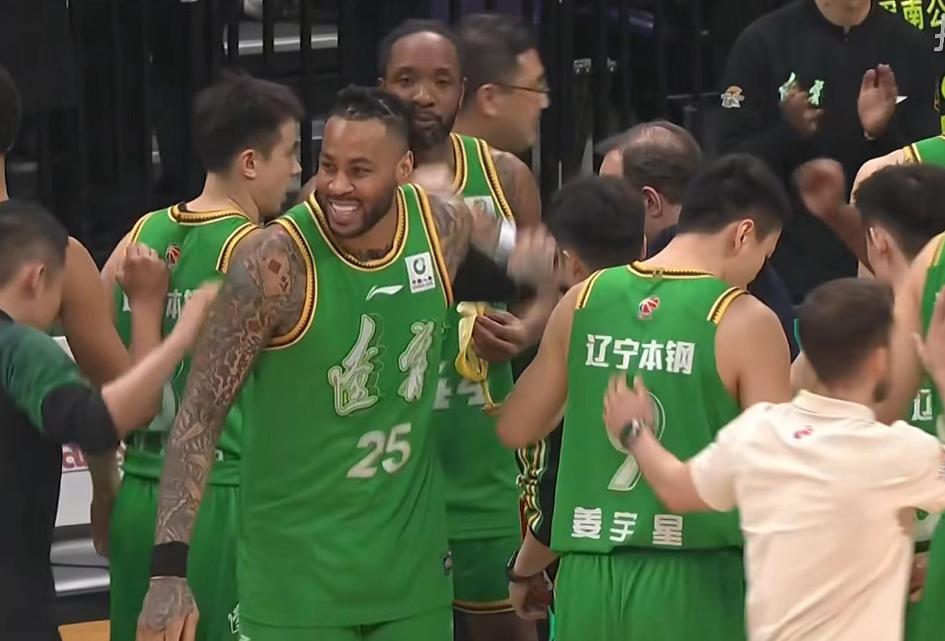 开云体育官网-辽宁男篮完胜新疆，鄢手骐16分莫兰德17+12，阿不都沙拉木13分